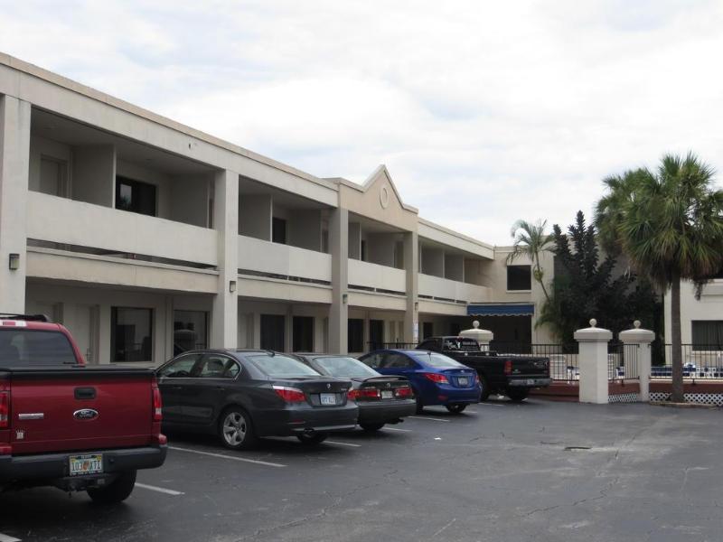 Travelodge By Wyndham Orlando Downtown Centroplex Exterior photo